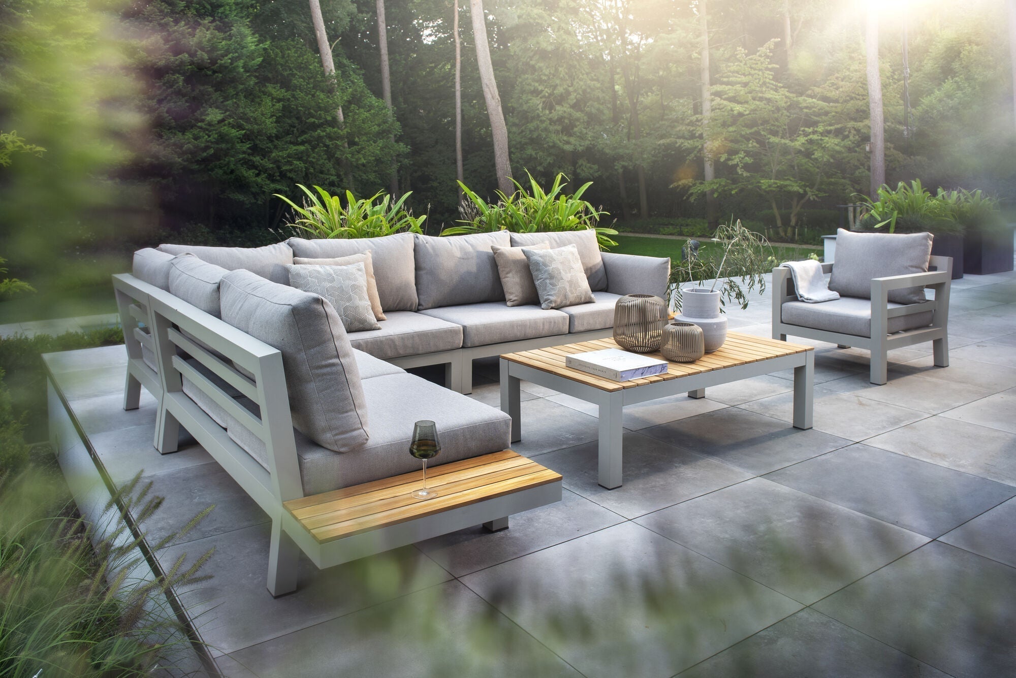 Luxury Garden Furniture: How to Choose Pieces That Last a Lifetime