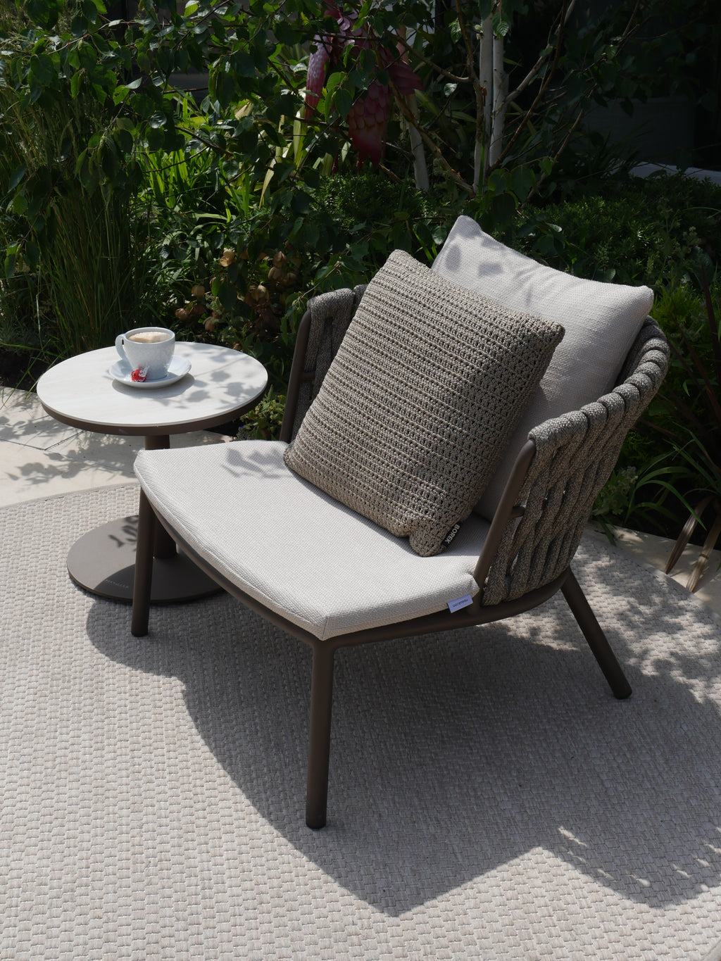 Florenza Lounge Chair with Salerno Side Table