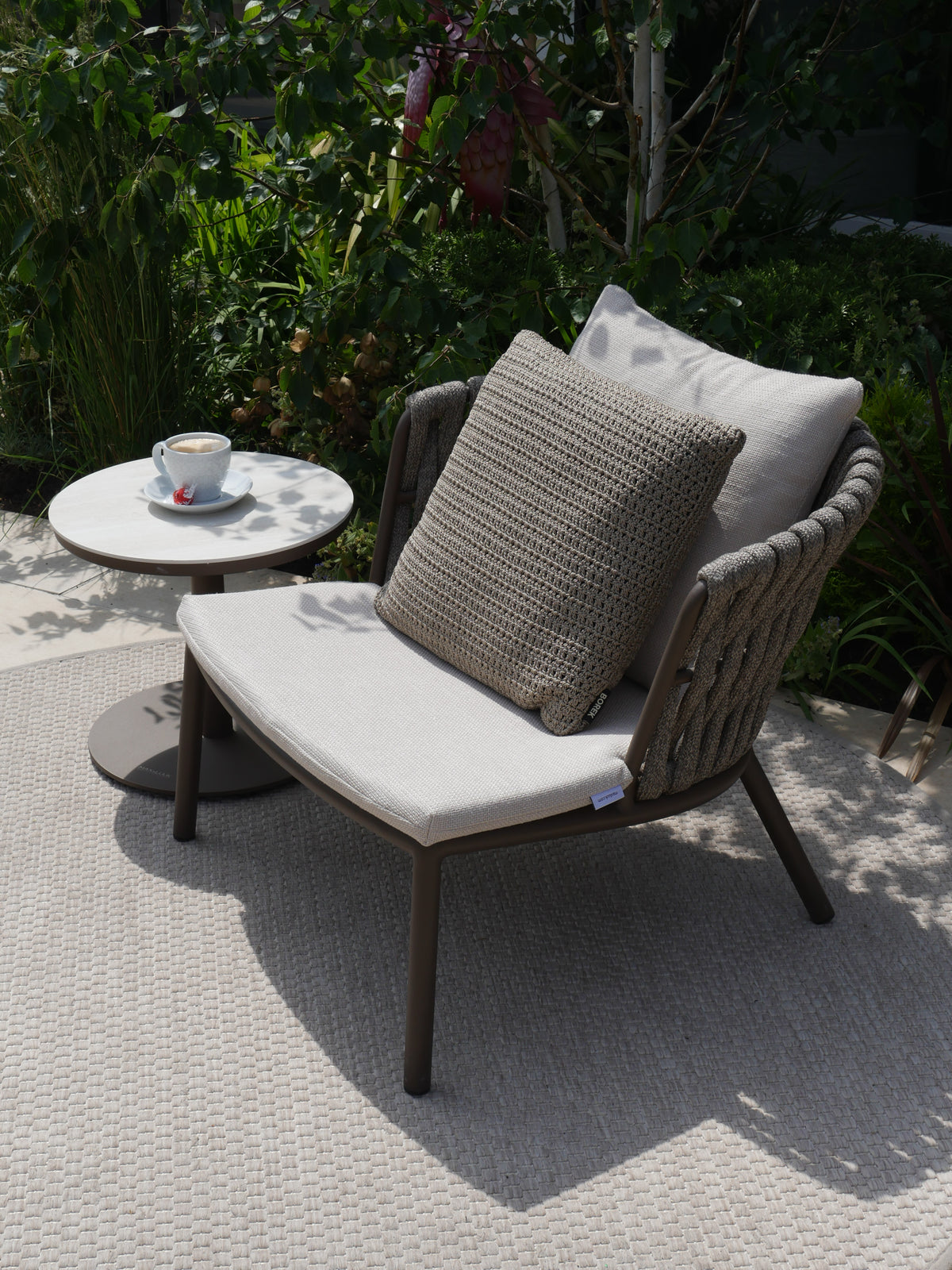 Florenza Lounge Chair with Salerno Side Table