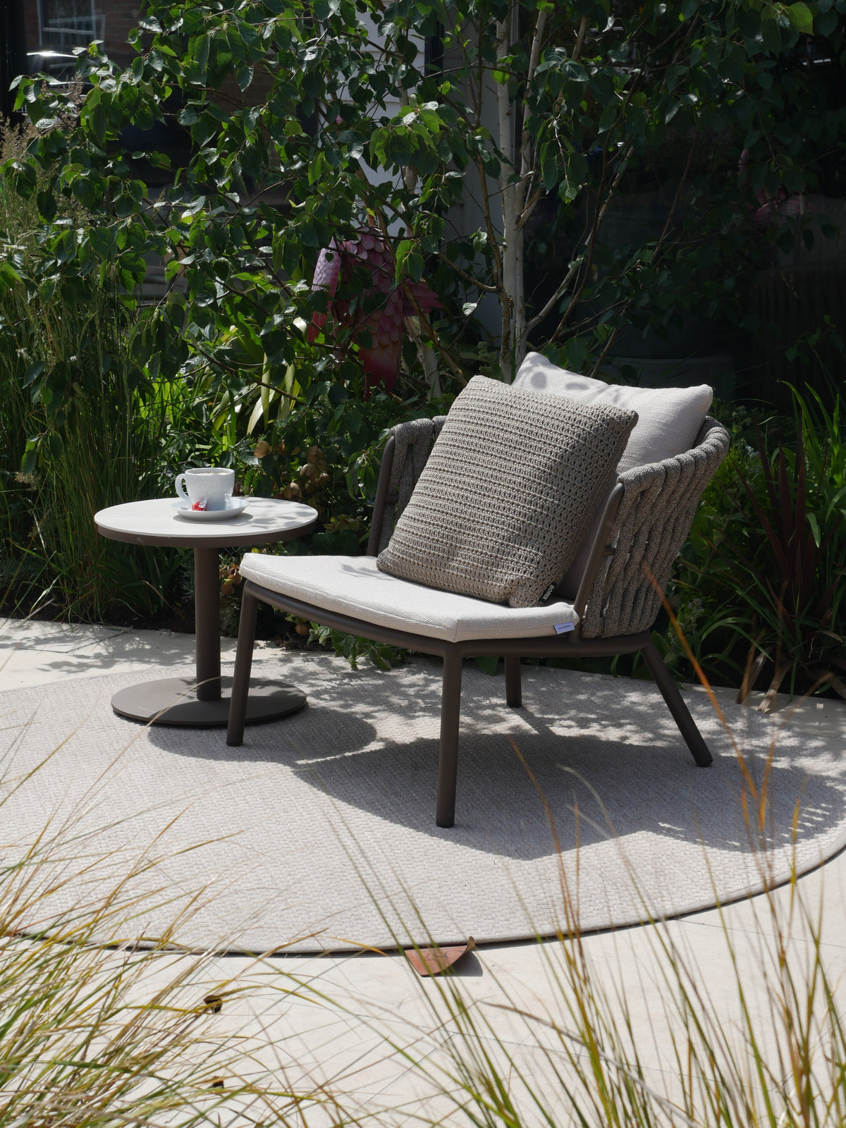 Florenza Lounge Chair with Salerno Side Table
