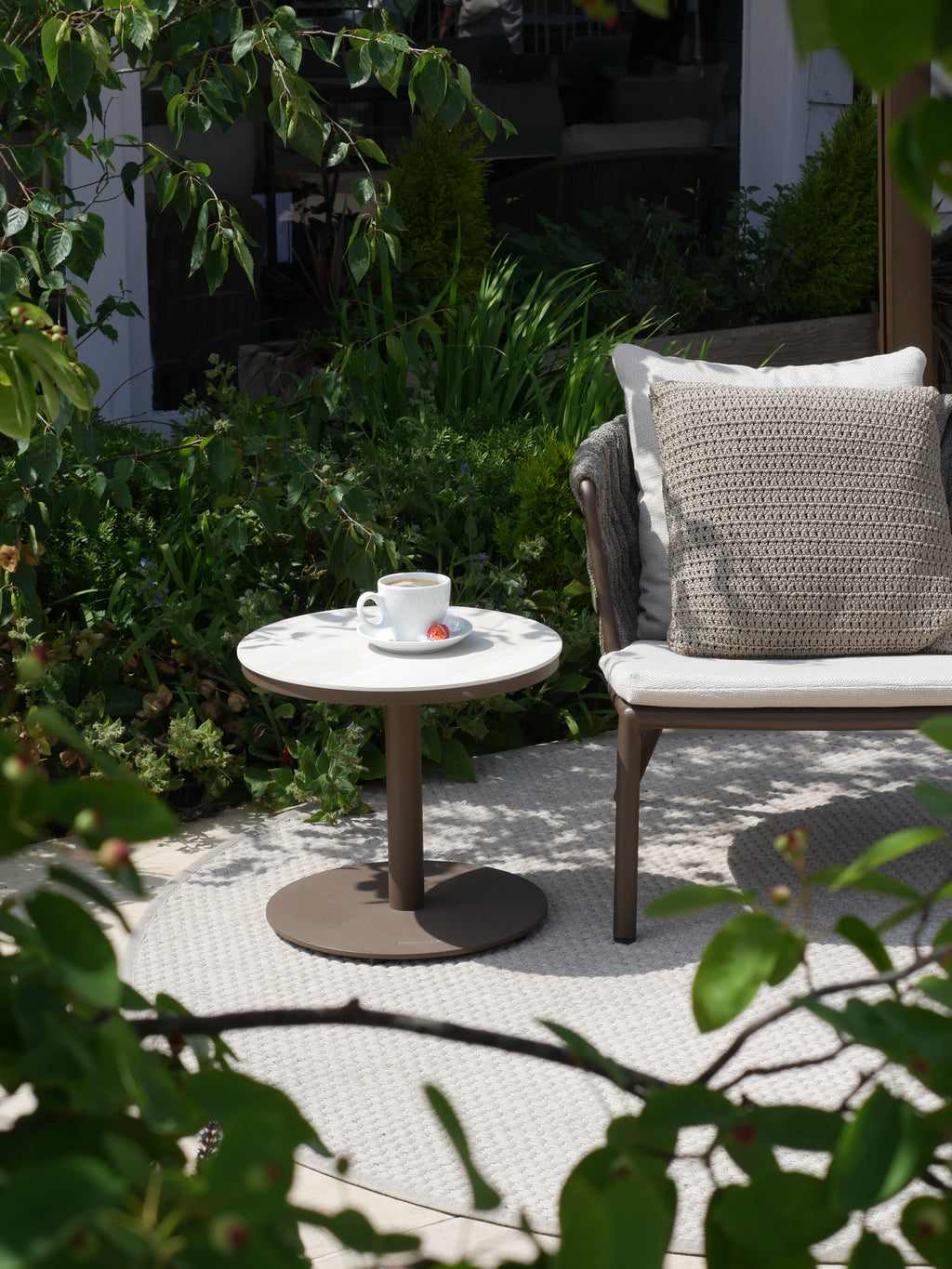 Florenza Lounge Chair with Salerno Side Table
