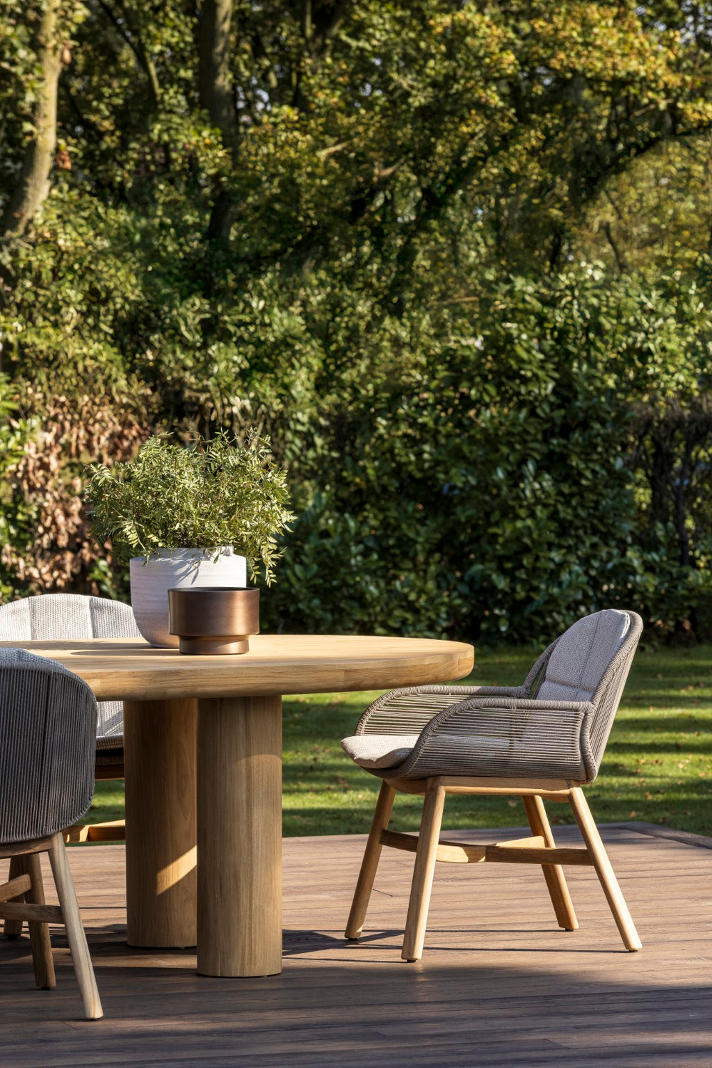 Bolzano/Barrel Garden Dining Set