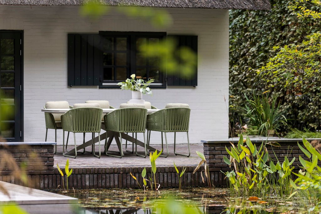 Calma/Hydra Casual Dining Set