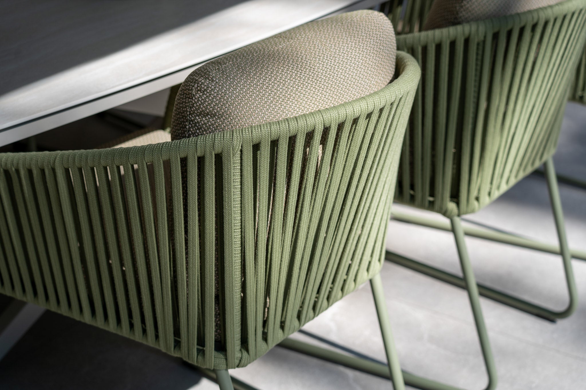 Calma/Hydra Casual Dining Set