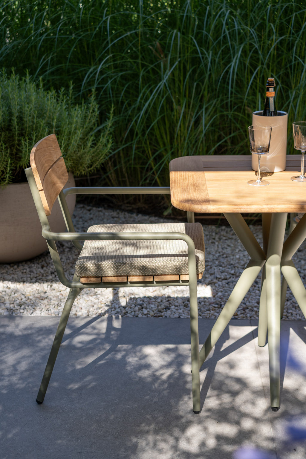 Camogli 2 Seat Garden Dining Set