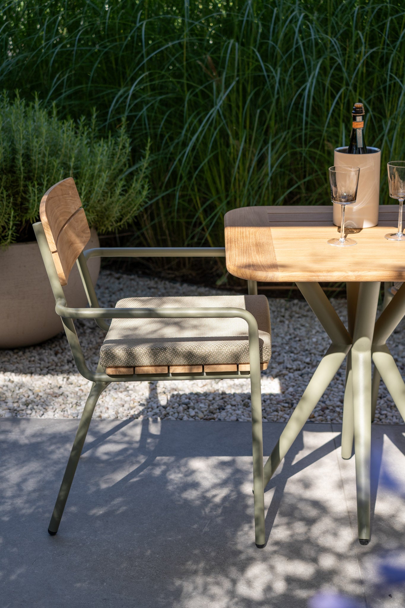 Camogli 2 Seat Garden Dining Set