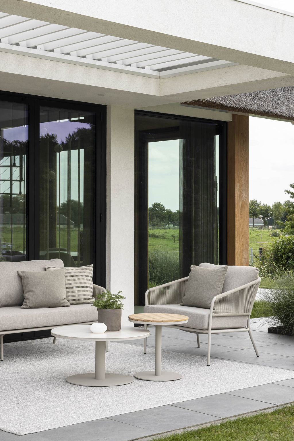 Forio Lounge Sofa Set with Millor Coffee Tables