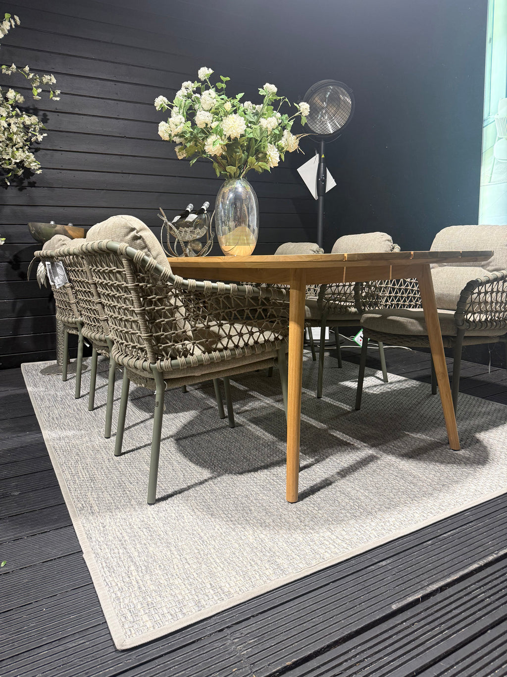 Calpi 6 Seater Dining Set