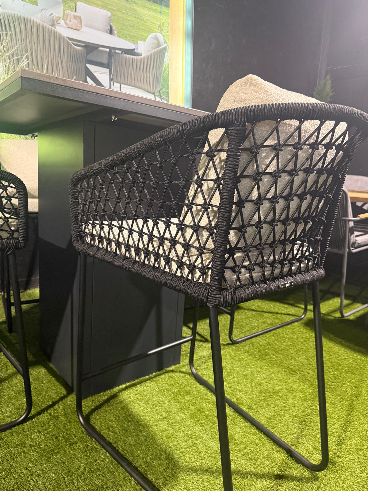 Bara High Dining Chairs with Cosi Firepit Table