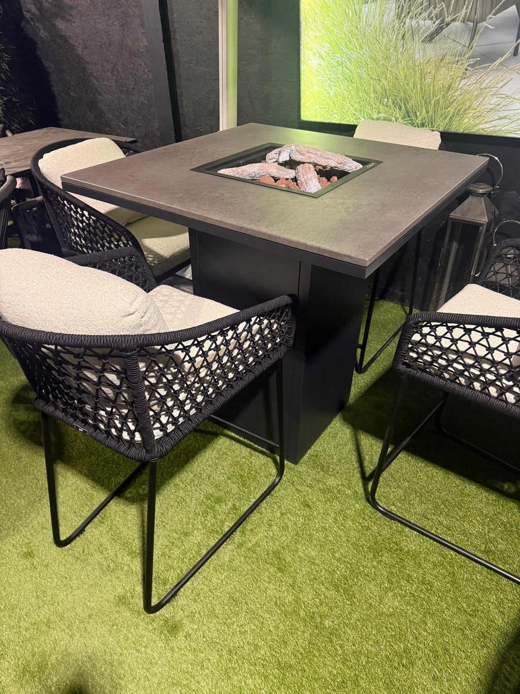 Bara High Dining Chairs with Cosi Firepit Table