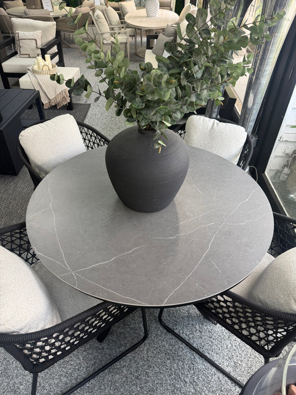 Bara Dining Chairs with Calma 120 Round Dining Table
