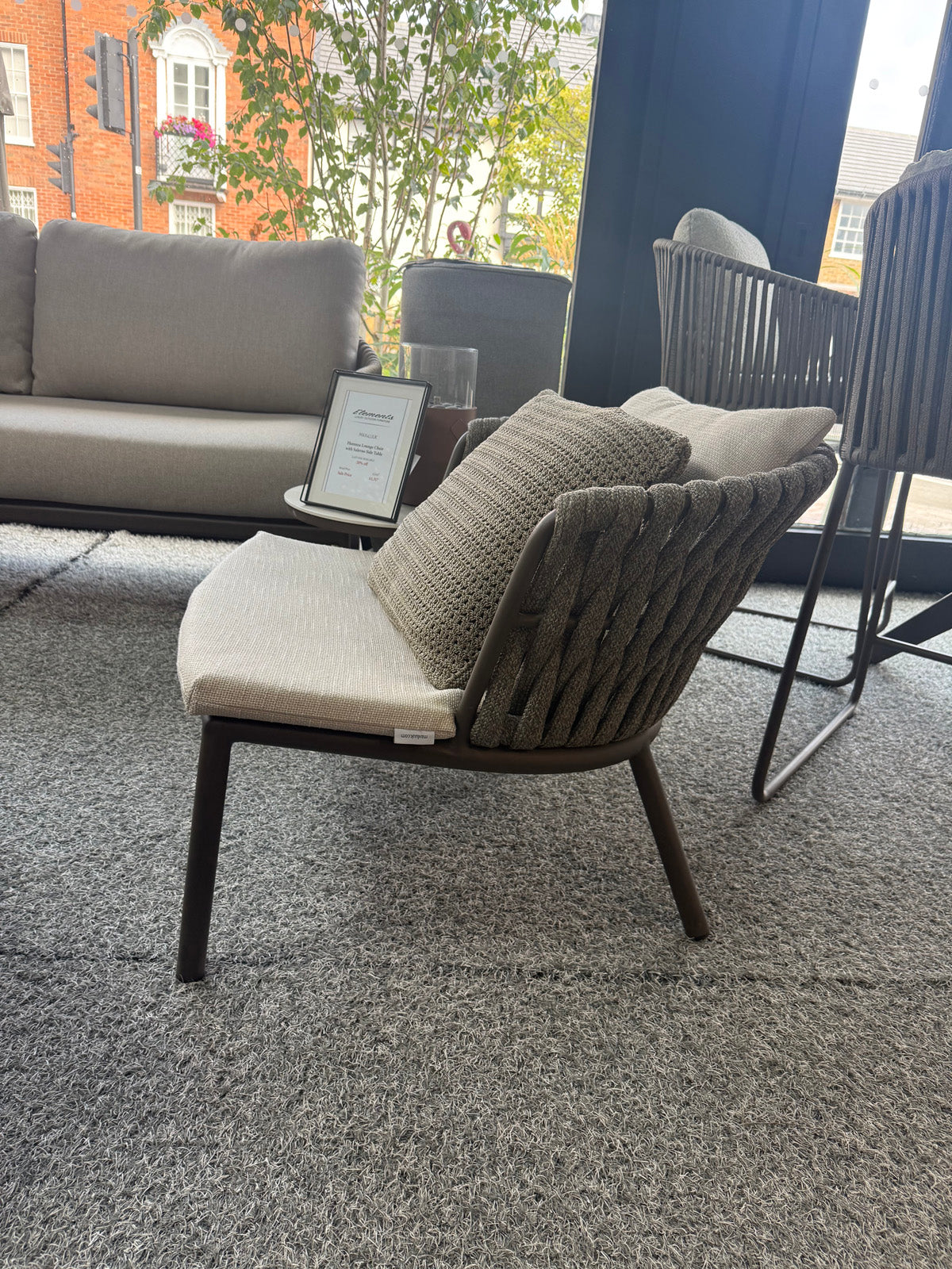 Florenza Lounge Chair with Salerno Side Table