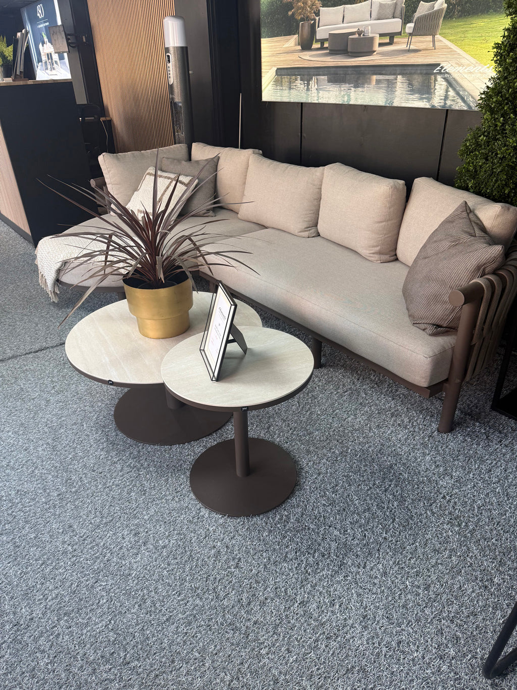 Murtoli Chaise Longue with Millor Side Tables