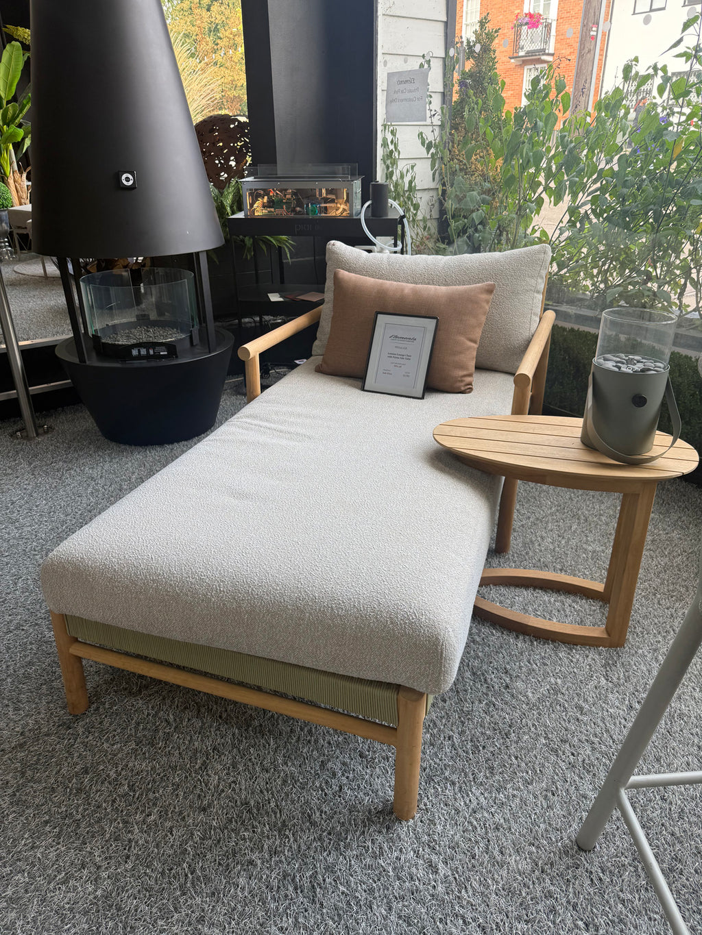 Lorenza Lounge Chair with Palma Side Table