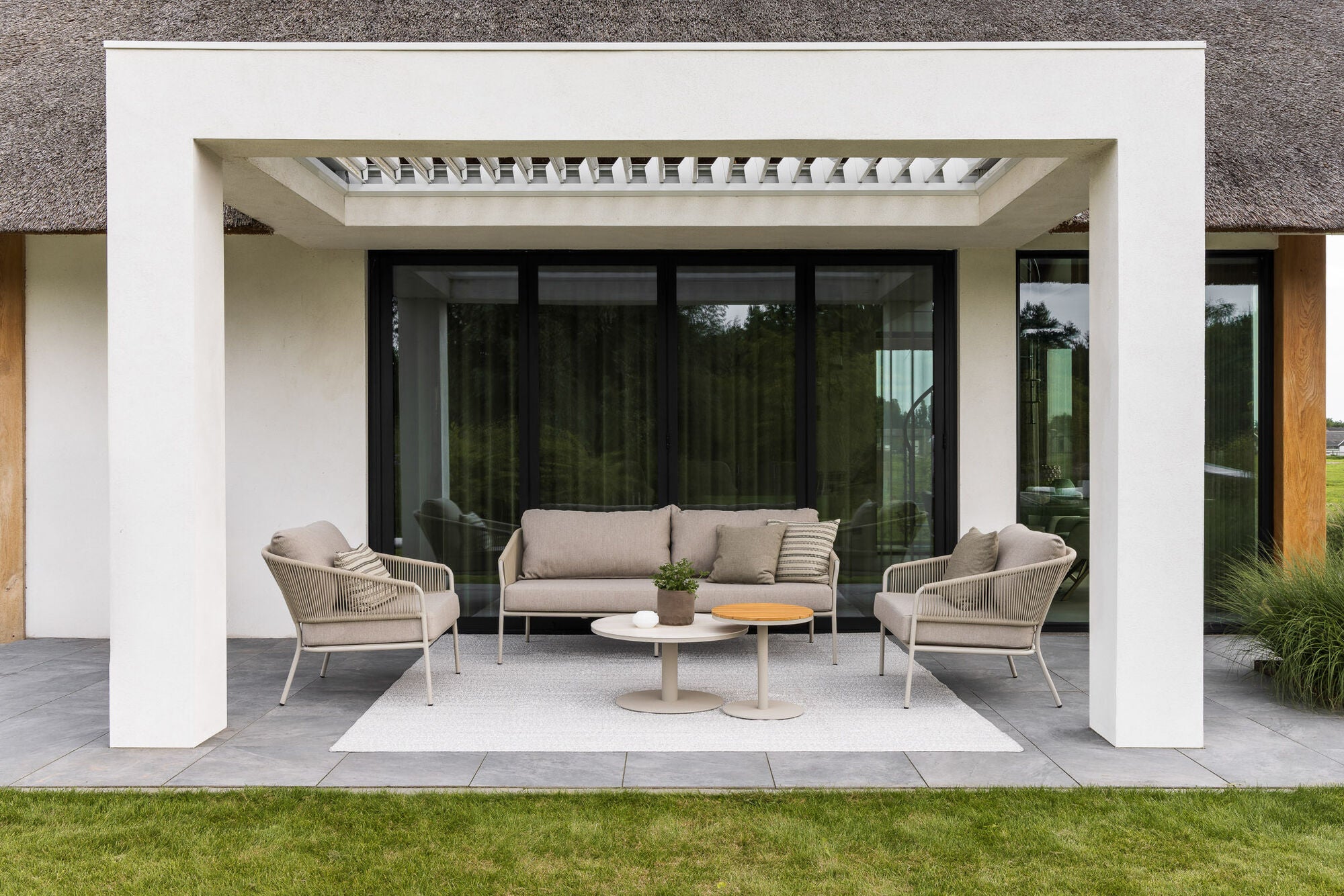 Forio Lounge Sofa Set with Millor Coffee Tables