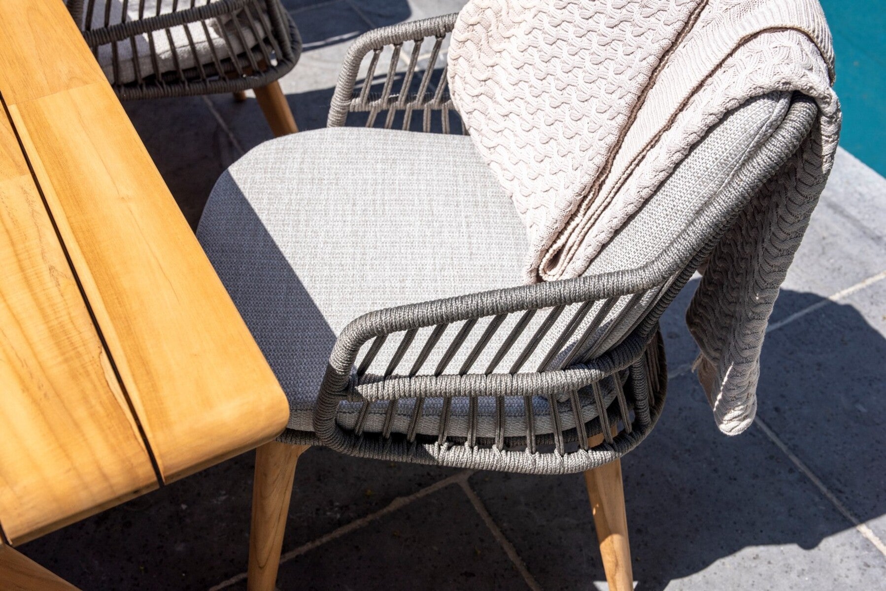 Ancora 4 Seat Round Dining Set
